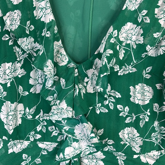 Lulus Ximena Green Floral Print Ruffled Short Sleeve Mini Dress size M - Picture 4 of 11